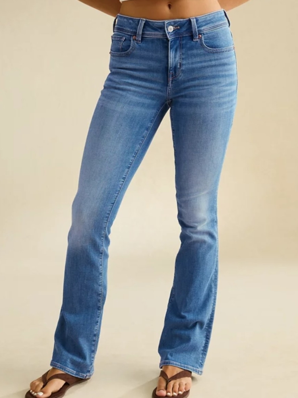 AE Low-Rise Kick Bootcut Jean. Womens Size 10